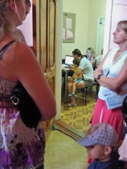 Хождение по мукам: Как детей в сады устраивают в Суворовском районе