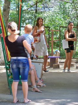Хождение по мукам: Как детей в сады устраивают в Суворовском районе