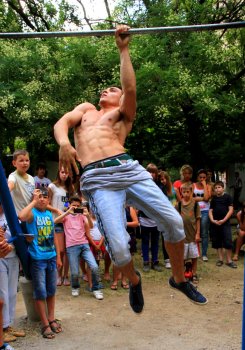 В Суворовском районе появилась новая спортплощадка