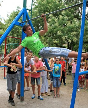 В Суворовском районе появилась новая спортплощадка