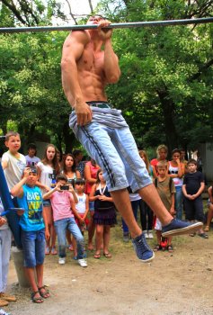 В Суворовском районе появилась новая спортплощадка