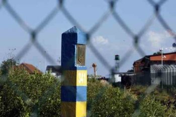 Молдаванин и два украинца ночью пытались переправить через границу почти полтонны спирта
