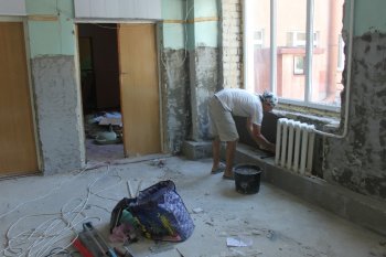 Евгений Гофман: «Создать детям благоприятные условия для обучения – одна из главных моих задач, как депутата»