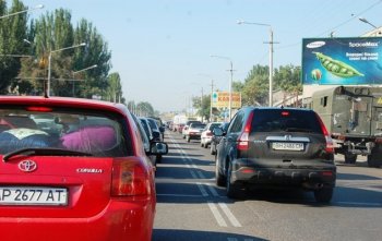От Молодой Гвардии до ул. Атамана Головатого гигантская пробка