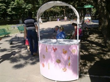 Люди Костусева сломали батуты в парке Горького