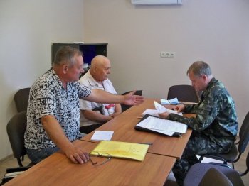 Городские власти уже полгода «футболят» 88-летнего ветерана Великой Отечественной войны по кругу чиновничьих порогов