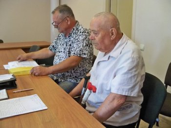 Городские власти уже полгода «футболят» 88-летнего ветерана Великой Отечественной войны по кругу чиновничьих порогов