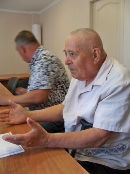 Городские власти уже полгода «футболят» 88-летнего ветерана Великой Отечественной войны по кругу чиновничьих порогов