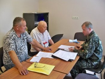 Городские власти уже полгода «футболят» 88-летнего ветерана Великой Отечественной войны по кругу чиновничьих порогов
