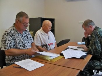 Городские власти уже полгода «футболят» 88-летнего ветерана Великой Отечественной войны по кругу чиновничьих порогов