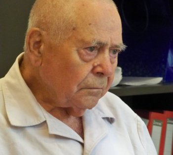 Городские власти уже полгода «футболят» 88-летнего ветерана Великой Отечественной войны по кругу чиновничьих порогов