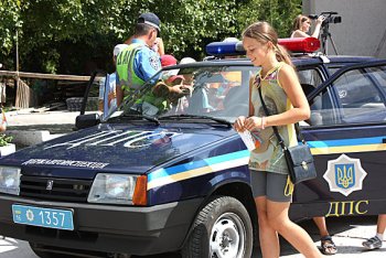 Одесские инспектора ГАИ вспомнили детство в центре «Молодая гвардия» (фото)