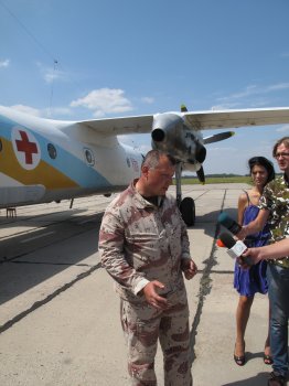 Валерий Матковский по поручению губернатора встретил украинцев, травмированных в результате ДТП в Беларуси (фото)
