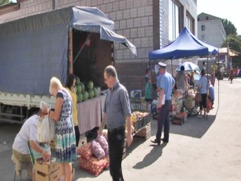 Против нарушений в сфере уличной торговли в Котовске выступили милиция и журналисты