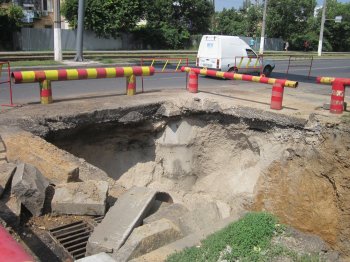 Люстдорфская дорога вновь перерыта (фото)