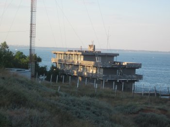 По маршруту отдыхающих: Грязь, разруха, неухоженность (фото)