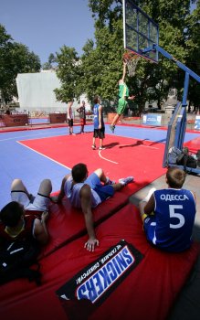 На Думской проходит чемпионат Украины по баскетболу 3х3 (фото)