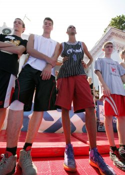 На Думской проходит чемпионат Украины по баскетболу 3х3 (фото)