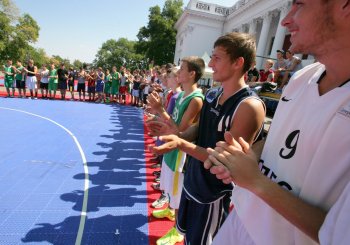 На Думской проходит чемпионат Украины по баскетболу 3х3 (фото)