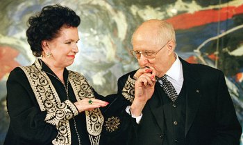23 года назад Ростроповичу и Солженицину вернули советское гражданство