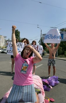 Сегодня в одесситы боролись с гомосексуализмом и иными извращениями (фото)