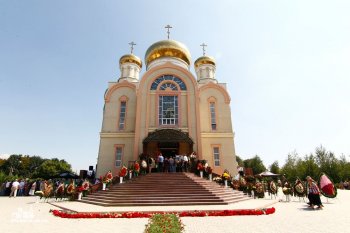 Митрополит Агафангел совершил чин погребения В.Л.Добрянского