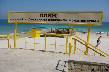 Одесская прокуратура занимается проблемами пляжа для инвалидов. Что при этом делает власть с Думской?