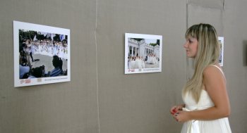 В музее западного и восточного искусства работает выставка к пятилетию парада невест
