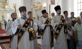 Митрополит Агафангел возглавил богослужение в Преображенском соборе (фото)