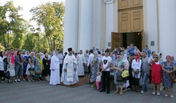 Митрополит Агафангел возглавил богослужение в Преображенском соборе (фото)