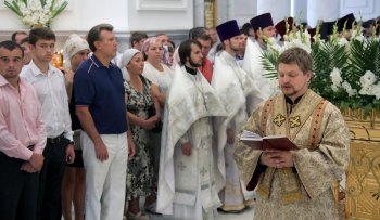 Митрополит Агафангел возглавил богослужение в Преображенском соборе (фото)