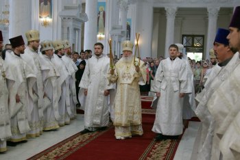Митрополит Агафангел возглавил богослужение в Преображенском соборе (фото)