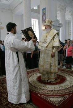 Митрополит Агафангел возглавил богослужение в Преображенском соборе (фото)