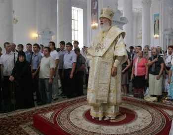 Митрополит Агафангел возглавил богослужение в Преображенском соборе (фото)
