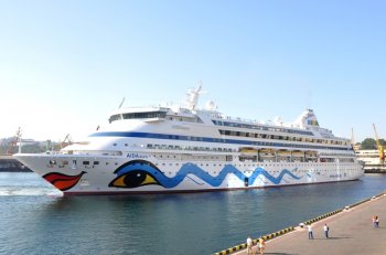 Прощальная улыбка сезона: В Одесский порт прибыл лайнер Aida Aura