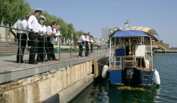 Юные мореходы вышли в открытое море