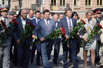 День независимости: Цветы Тарасу