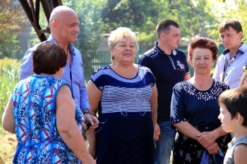 Геннадий Труханов помог жителям Большевика