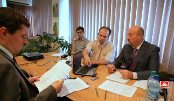 В доходах и сборах