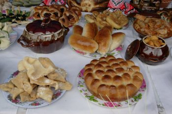 На Куликовом поле работает выставка–ярмарка учащейся молодежи (фото)