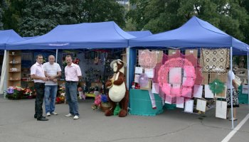 На Куликовом поле работает выставка–ярмарка учащейся молодежи (фото)