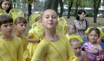 На Куликовом поле работает выставка–ярмарка учащейся молодежи (фото)