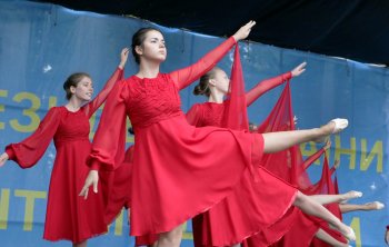 На Куликовом поле работает выставка–ярмарка учащейся молодежи (фото)