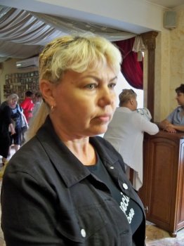 Депутаты Партии регионов собрали в школу сто первоклашек Пересыпи