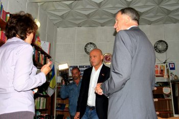 Народный депутат посодействовал в важном вопросе: 2 школы и библиотеку, наконец, газифицируют