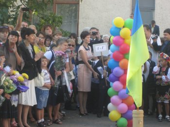 Сегодня первый раз в первый класс пошли 9 тысяч маленьких одесситов (фото)