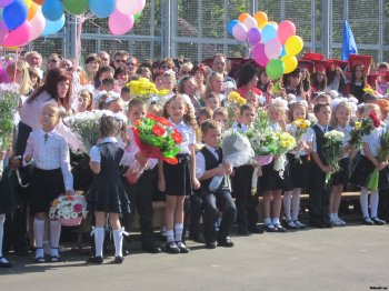 В Суворовском районе появился еще один современный школьный стадион