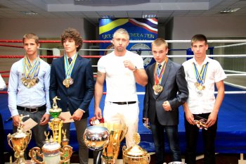 В Одессе Серега одел борцовские перчатки