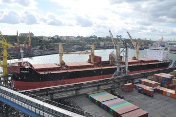 Из-за экспорта зерновых Одесский порт увеличил грузооборот на 4%