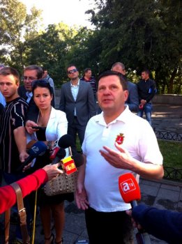 Сегодня мэру  не дали сломать очередное здание в центре города